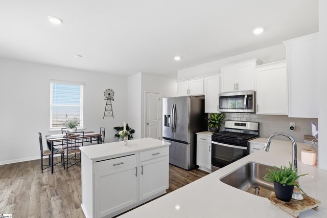 4346 Remington Avenue, Boiling Springs, SC 29316