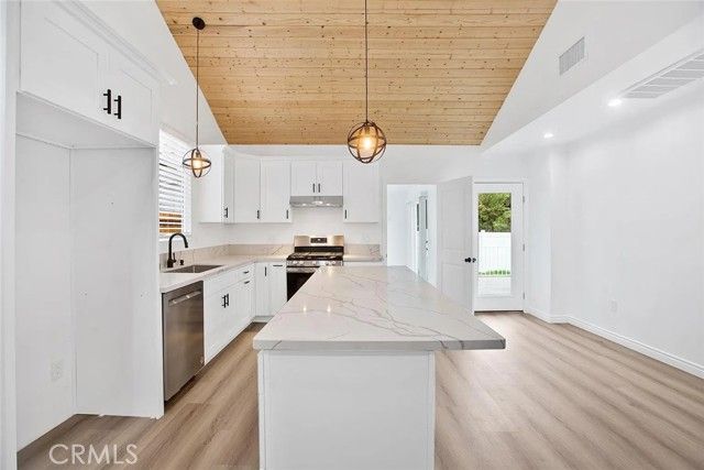 1738 N Sierra Bonita Avenue, Pasadena, CA 91104