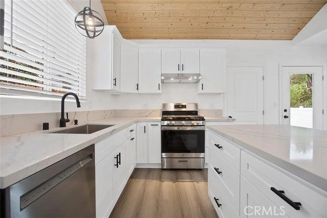 1738 N Sierra Bonita Avenue, Pasadena, CA 91104