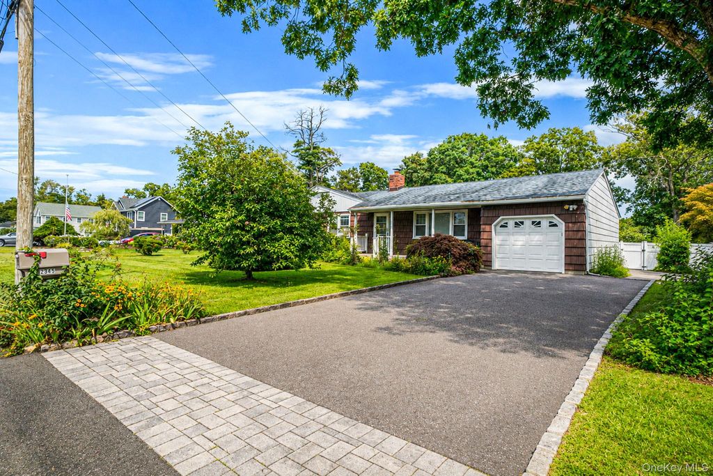 2345 Louis Kossuth Avenue, Ronkonkoma, NY 11779 — exterior