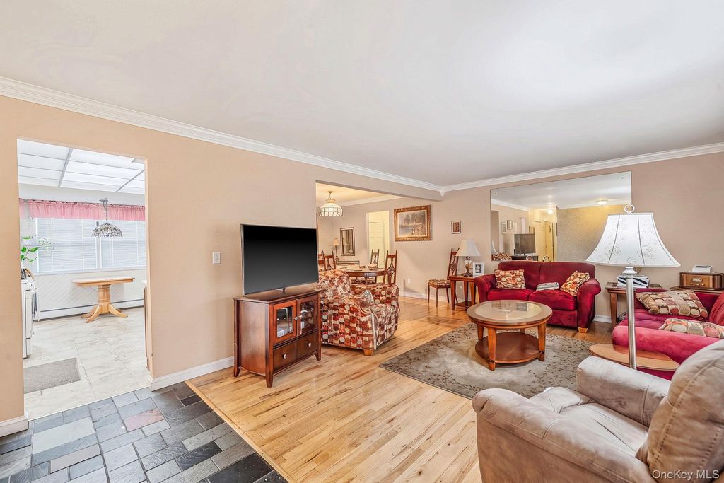 2345 Louis Kossuth Avenue, Ronkonkoma, NY 11779 — photo 4