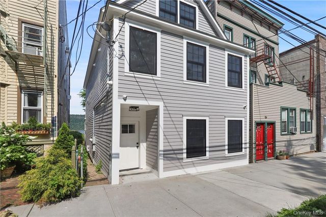 447 Warburton Avenue 1, Hastings-on-hudson, NY 10706