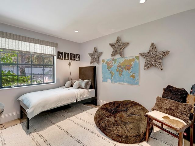 246 Live Oak Road, Vero Beach, FL 32963