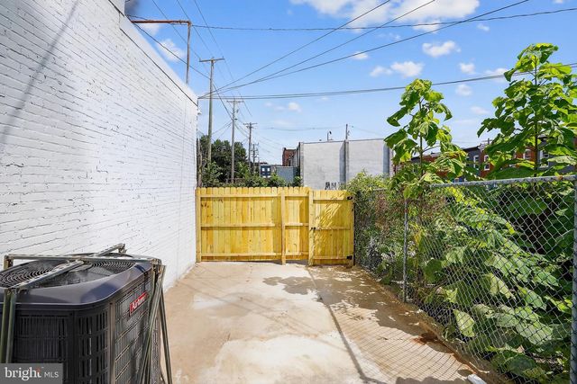 2512 E MONUMENT ST, Baltimore, MD 21205