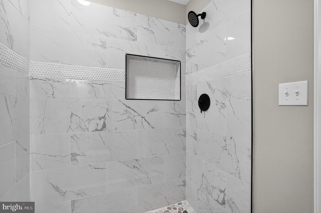 Image 20 of property listing at 2512 E MONUMENT ST, Baltimore, MD 21205