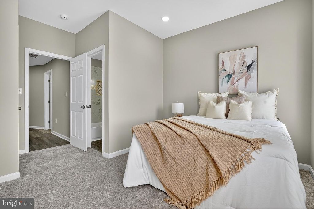 Image 24 of property listing at 2512 E MONUMENT ST, Baltimore, MD 21205