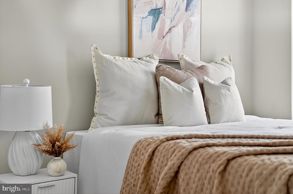 Image 25 of property listing at 2512 E MONUMENT ST, Baltimore, MD 21205