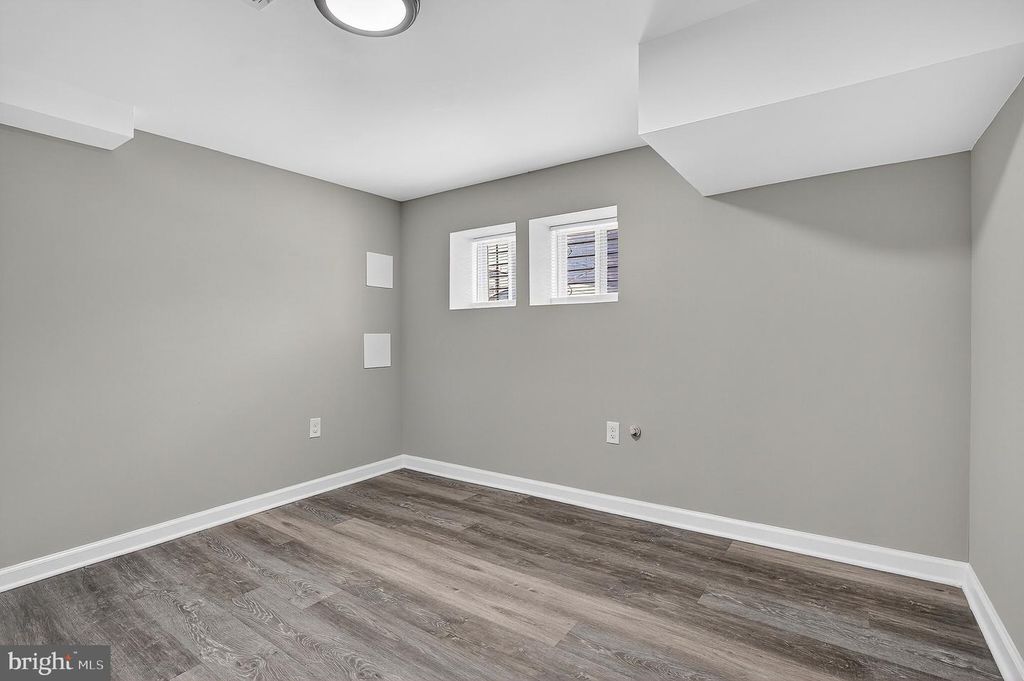 Image 28 of property listing at 2512 E MONUMENT ST, Baltimore, MD 21205