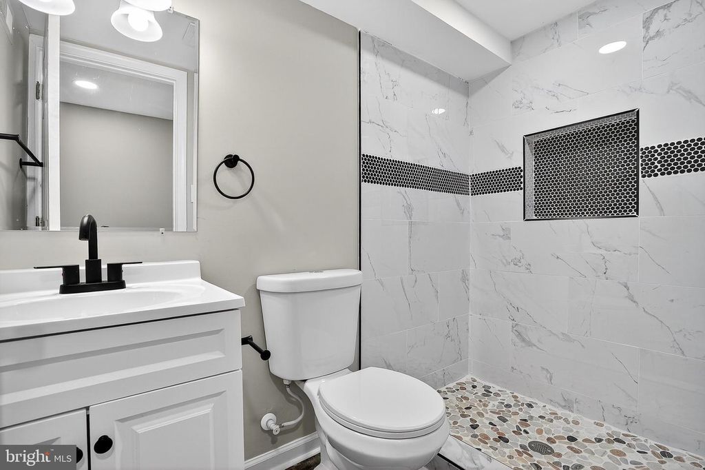 Image 30 of property listing at 2512 E MONUMENT ST, Baltimore, MD 21205