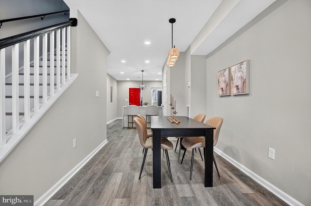 Image 6 of property listing at 2512 E MONUMENT ST, Baltimore, MD 21205