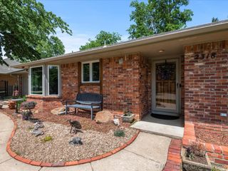 2318 Dorchester Drive, Bartlesville, OK 74006