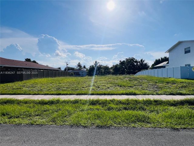 641 NW 42nd Avenue, Coconut Creek, FL 33066