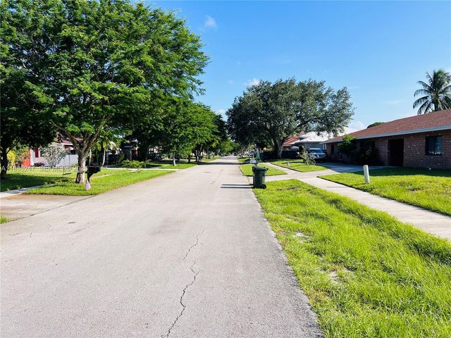 641 NW 42nd Avenue, Coconut Creek, FL 33066