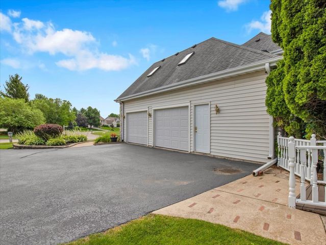 8532 Suffolk Drive, Rockford, IL 61108