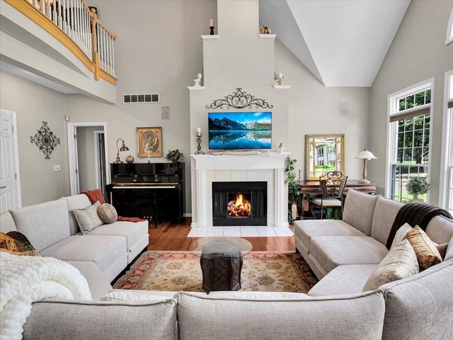 8532 Suffolk Drive, Rockford, IL 61108