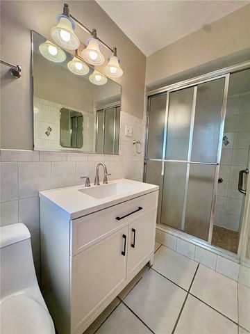 360 72ND AVENUE, St Petersburg, FL 33706