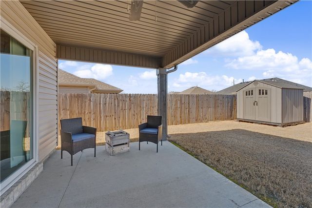 1807 E Hudson Drive, Siloam Springs, AR 72761