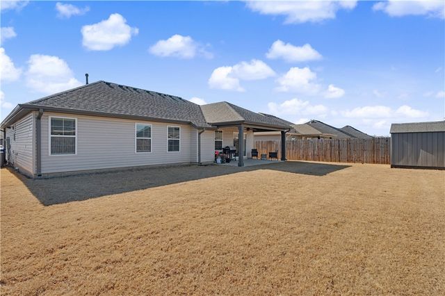 1807 E Hudson Drive, Siloam Springs, AR 72761