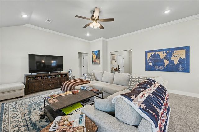 1807 E Hudson Drive, Siloam Springs, AR 72761