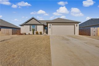 1807 E Hudson Drive, Siloam Springs, AR 72761