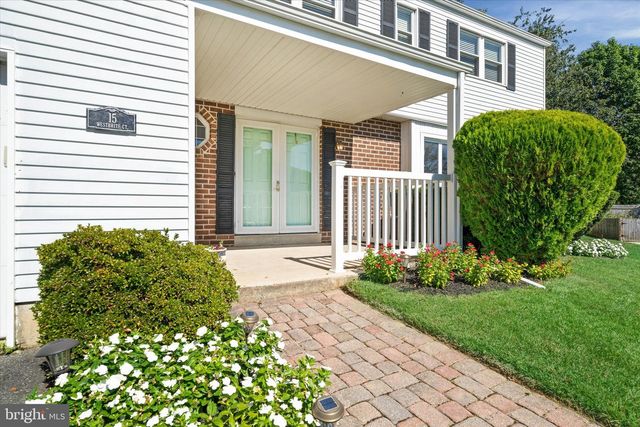 15 WESTBRITE CT, Wilmington, DE 19810