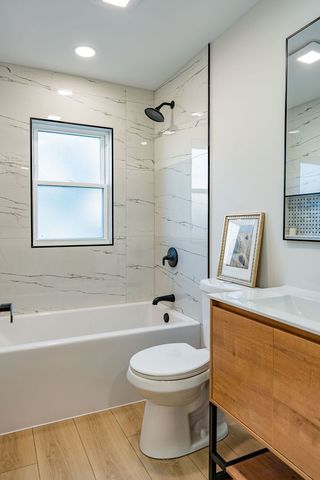 6964 W Cleveland Street, Niles, IL 60714