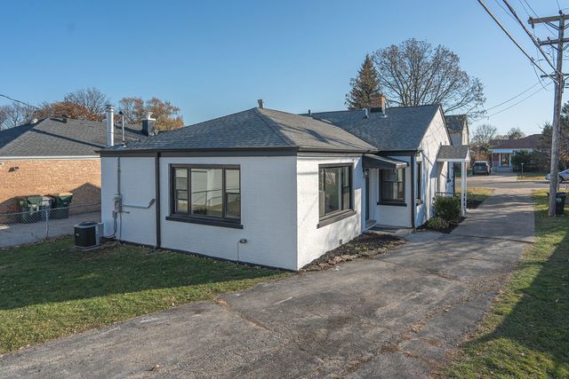 6964 W Cleveland Street, Niles, IL 60714