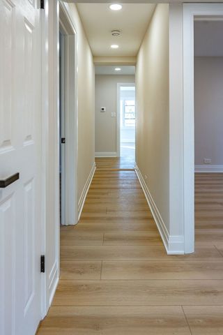 6964 W Cleveland Street, Niles, IL 60714