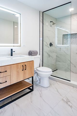 6964 W Cleveland Street, Niles, IL 60714