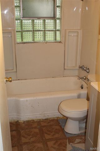 8859 Granada Place, St Louis, MO 63136