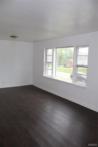 8859 Granada Place, St Louis, MO 63136