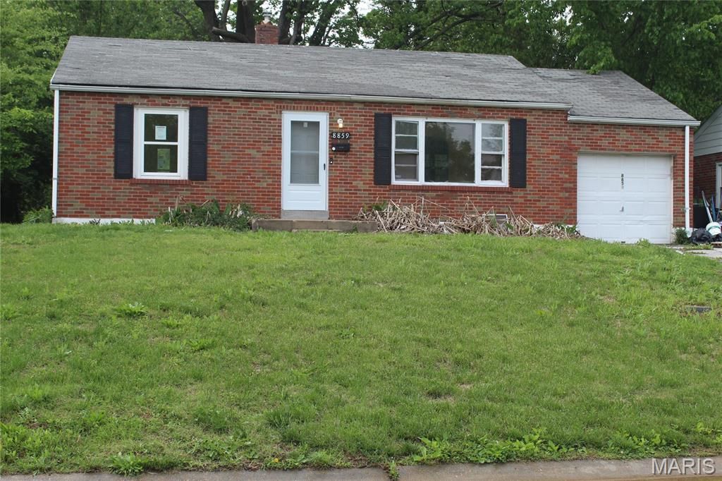 8859 Granada Place, St Louis, MO 63136
