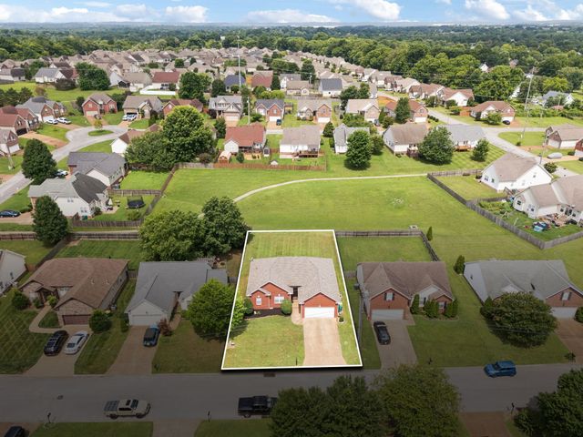 2010 Patrick Way, Spring Hill, TN 37174