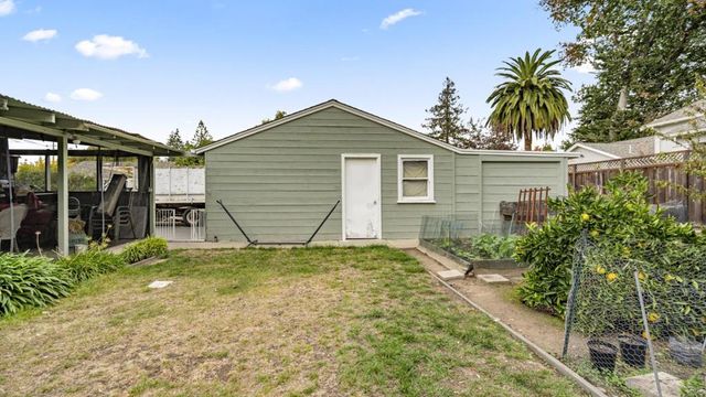 2262 Louis Road, Palo Alto, CA 94303