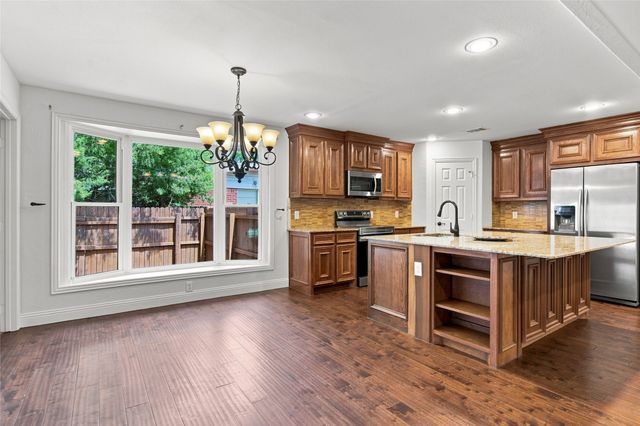 815 National Drive, Irving, TX 75060