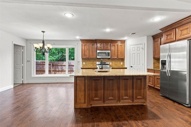 815 National Drive, Irving, TX 75060