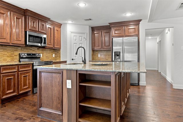 815 National Drive, Irving, TX 75060