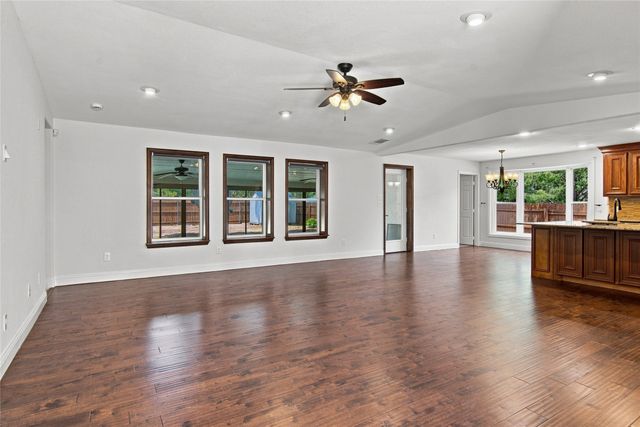 815 National Drive, Irving, TX 75060