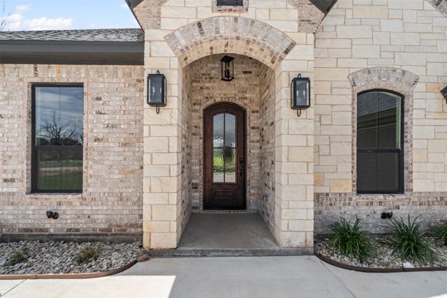 2172 Middlewood Circle, Granbury, TX 76049