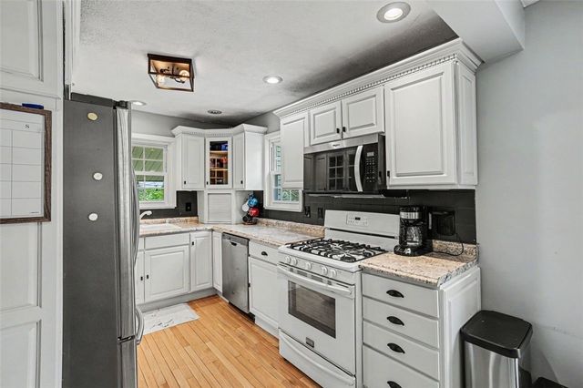 3524 Middleboro Rd, Castle Shannon, PA 15234