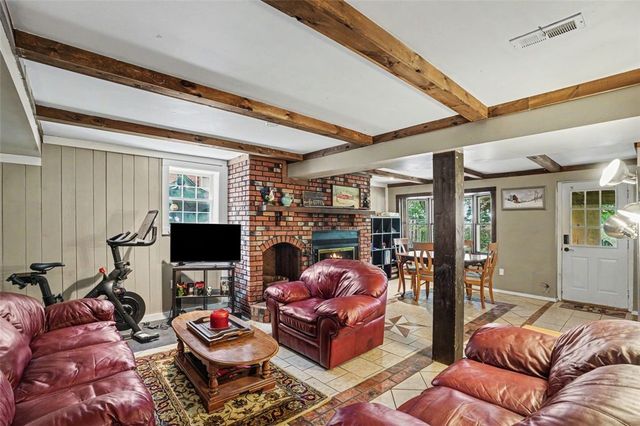 3524 Middleboro Rd, Castle Shannon, PA 15234