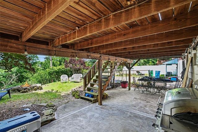 3524 Middleboro Rd, Castle Shannon, PA 15234