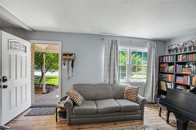 3524 Middleboro Rd, Castle Shannon, PA 15234