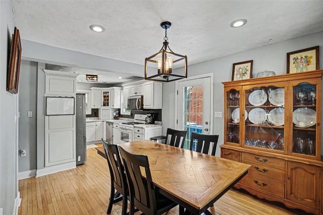 3524 Middleboro Rd, Castle Shannon, PA 15234