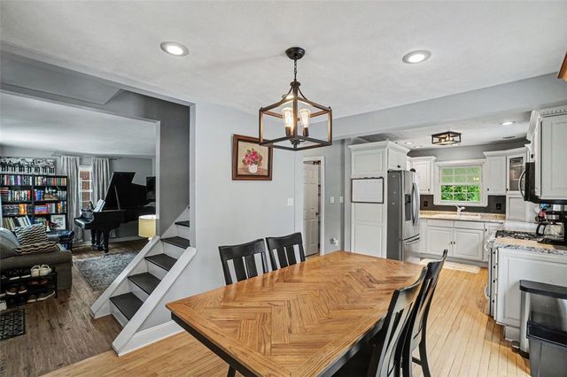 3524 Middleboro Rd, Castle Shannon, PA 15234
