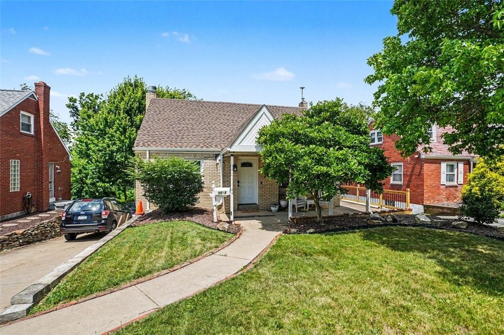 3524 Middleboro Rd, Castle Shannon, PA 15234