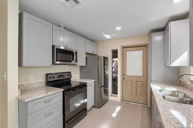 6731 CARTERS BLF, San Antonio, TX 78239