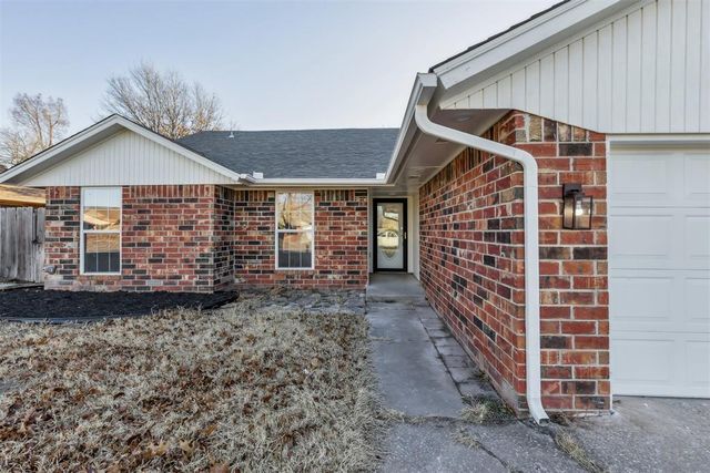 3608 Necia Drive, Moore, OK 73160