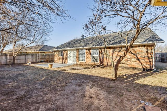 3608 Necia Drive, Moore, OK 73160