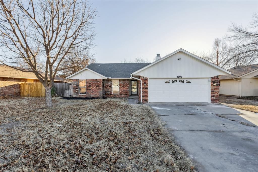 3608 Necia Drive, Moore, OK 73160